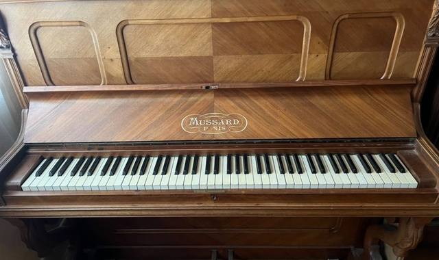 Instruments de musique piano droit