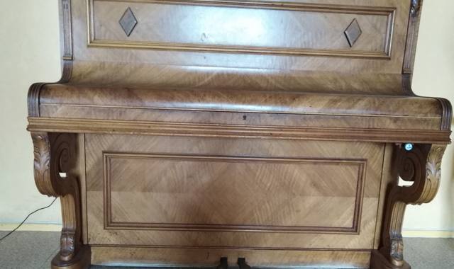 Instruments de musique beau piano droit henri herz