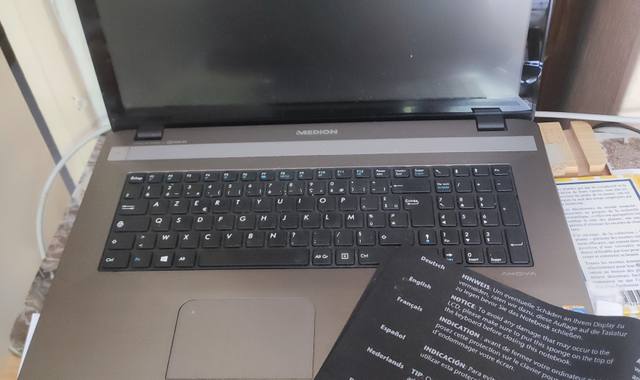 Informatique ordi portable 19.3 pouce