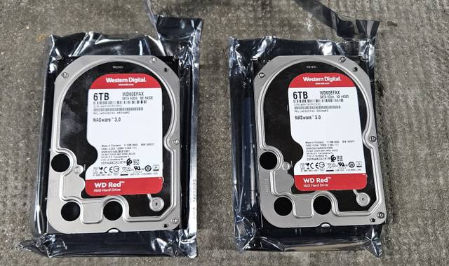 Informatique 2 disques durs internes Western Digital WD RED SATA III 6To WD60EFAX