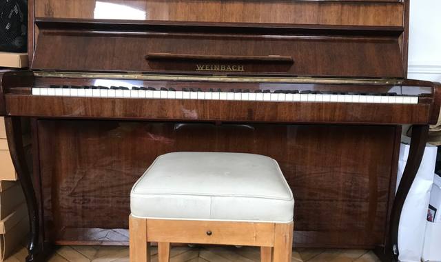 Instruments de musique upiano droit