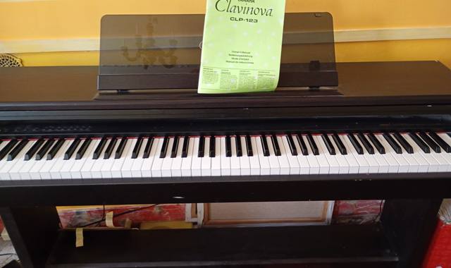 Instruments de musique piano electronique Yamah CLP 123