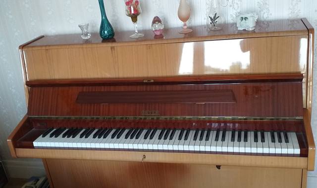 Instruments de musique piano droit marque geyer