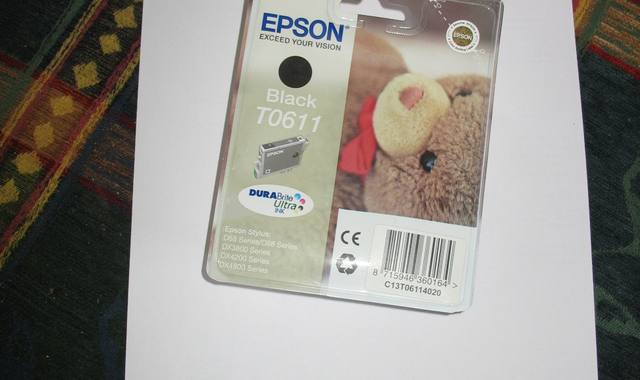 Informatique carouche EPSON neuve, noire T0611