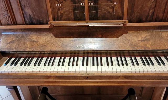 Instruments de musique piano droit Bonnington