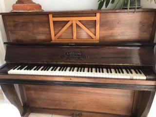 Instruments de musique piano style cabaret déjà accordé