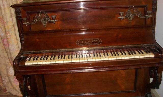 Instruments de musique piano Droit