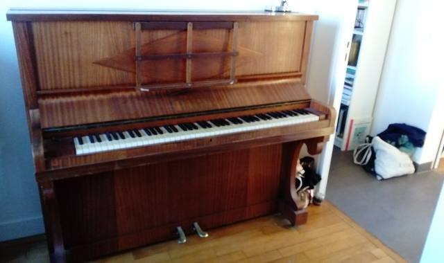 Instruments de musique piano droit Staub bon état général