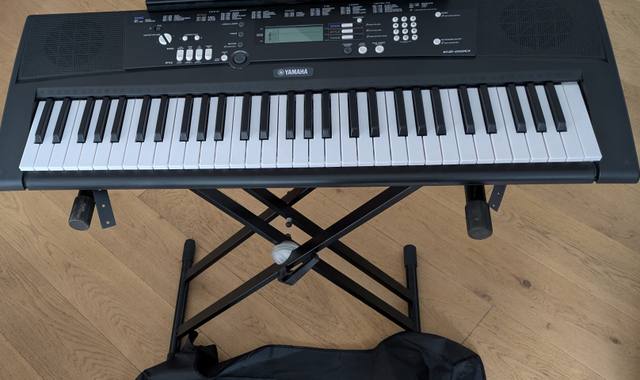 Instruments de musique clavier Yamaha EZ-220