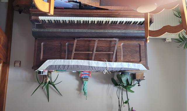 Instruments de musique piano en bois gaveaux