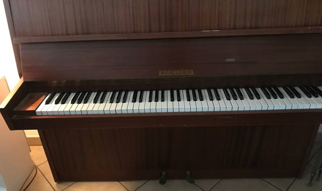 Instruments de musique piano ancien
