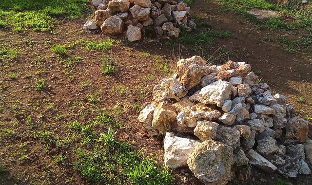 Jardinage pierres pour monter murs en pierre sèches