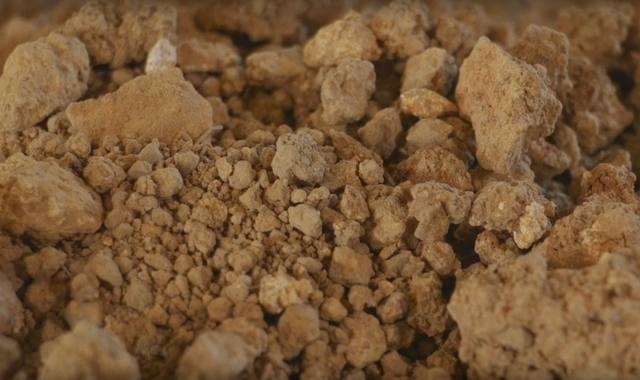 Jardinage terre suite a construction sur Allauch.