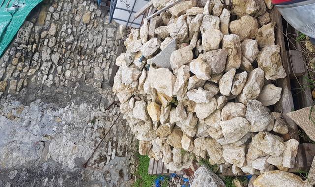 Jardinage pierres à donner