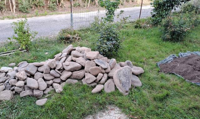 Jardinage pierres pour remblais