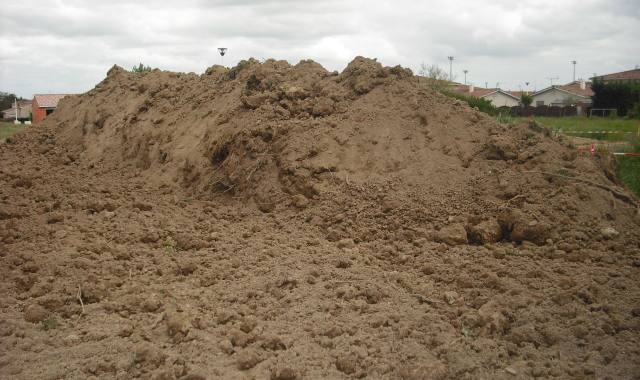 Jardinage terre sans cailloux livraison possible dans les alentours