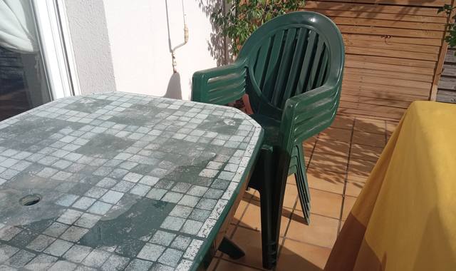 Jardinage salon de jardin table et quatre fauteuil grofilex