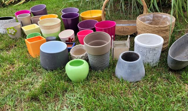 Jardinage différents cache-pots intérieur et extérieur