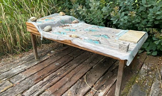Jardinage table de jardin en teck HABITAT tres robuste
