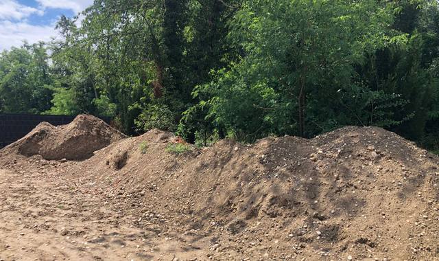 Jardinage terre á donner