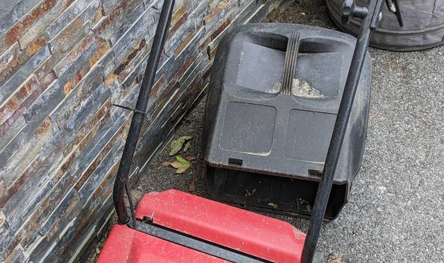 Jardinage scarificateur électrique