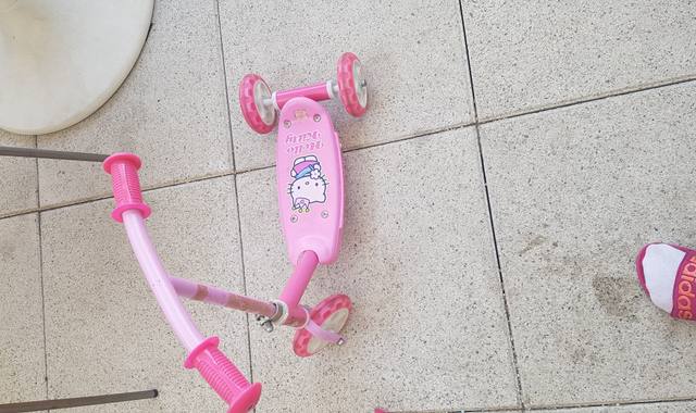 Jeux, Jouets trottinette enfant Hello Kitty
