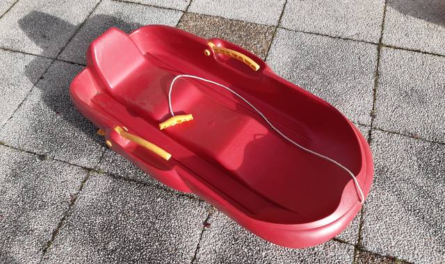 Jeux, Jouets luge enfant en plastique. Etat neuf
