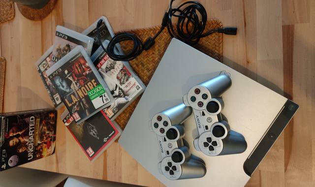Jeux, Jouets playStation 3 silver avec 2 mannettes et jeux