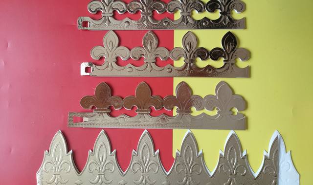 Jeux, Jouets couronnes des rois dorées