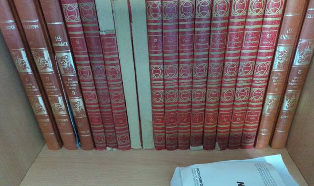 Livres-Revues collection tout l'univers