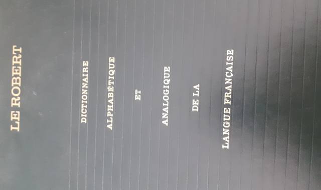 Livres-Revues dictionnaire alphabétique et analogique de la langue française