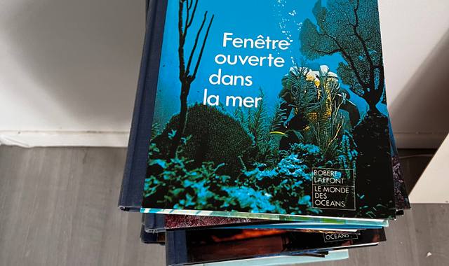 Livres-Revues encyclopédie Cousteau