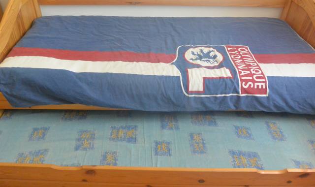 Literie lit double avec les deux matelas