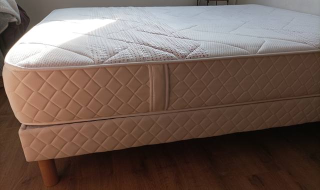 Literie lit 140*190 matelas sommier+pieds