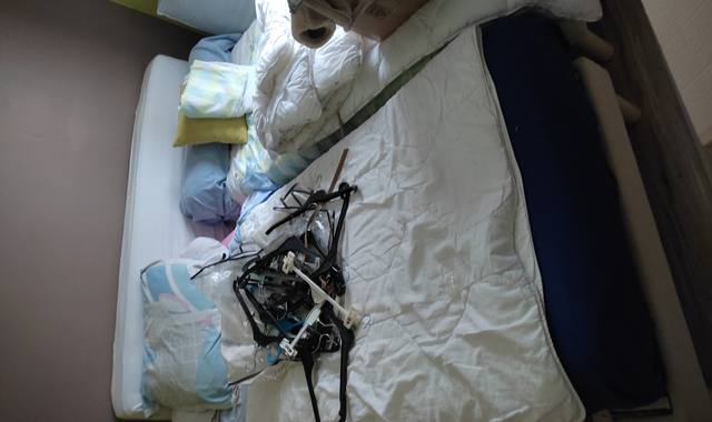 Literie deux lits électrique très bon état , sommier matelas drap housse