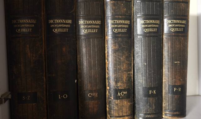 Livres-Revues encyclopédie Quillet 6 volumes