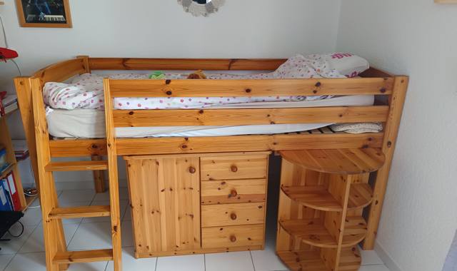 Literie lit compact enfant avec sommier + bureau + commode