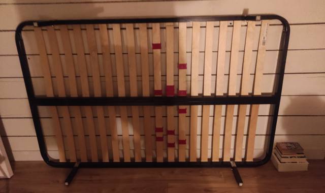 Literie sommier a lattes 120x190 avec 4 pieds demontables