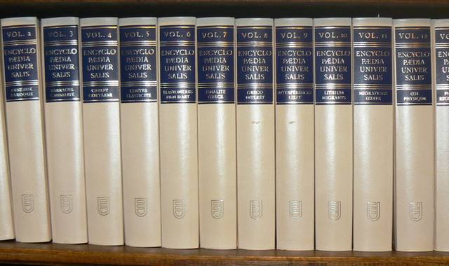Livres-Revues encyclopédie Universalis 54 volumes