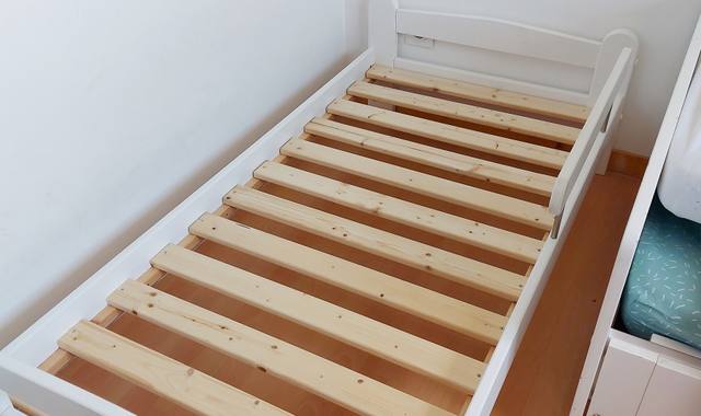 Literie lit bébé Lit bébé 70X140 en pin massif + sommier+ matelas La redoute