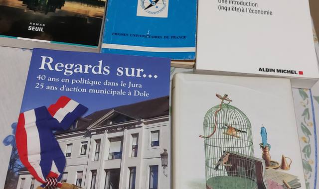 Livres-Revues livres bon etat tout genre