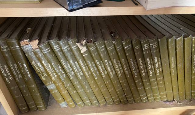 Livres-Revues 26 volumes sur les animaux