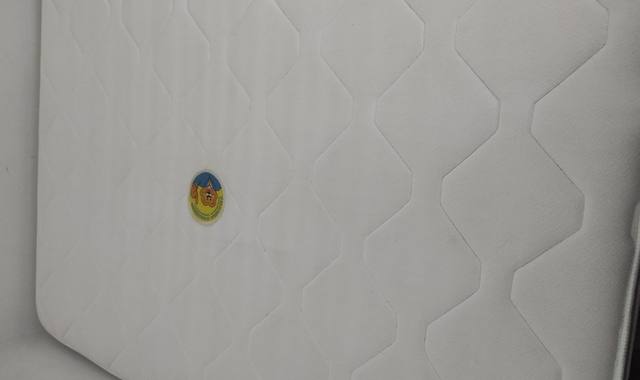 Literie matelas mémoire de forme 140x190