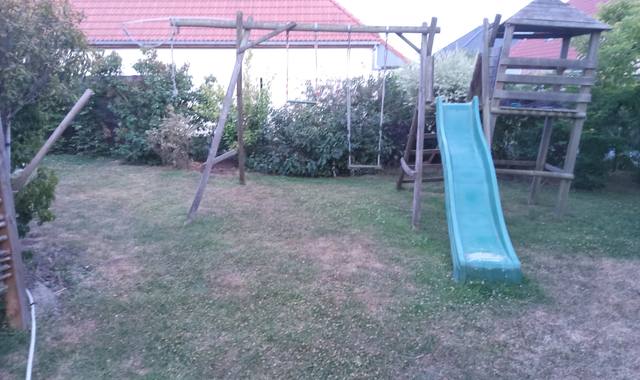 Livres-Revues balançoire à réparer