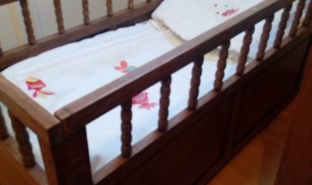 Literie petit lit bébé en bois