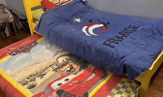 Literie lit une personne en bois avec tiroir