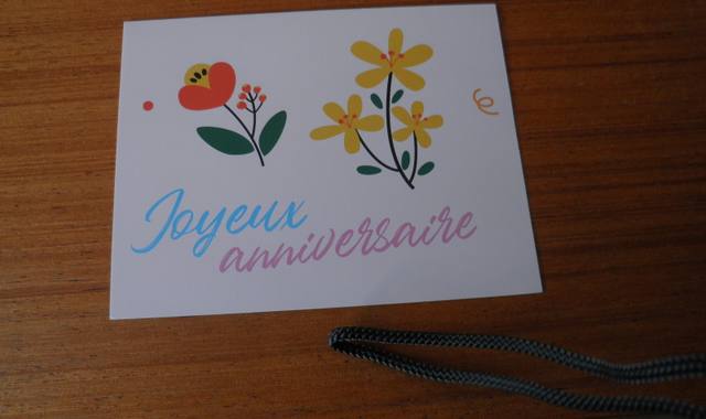 Livres-Revues cartes de correspondances- marque-pages-carnets-