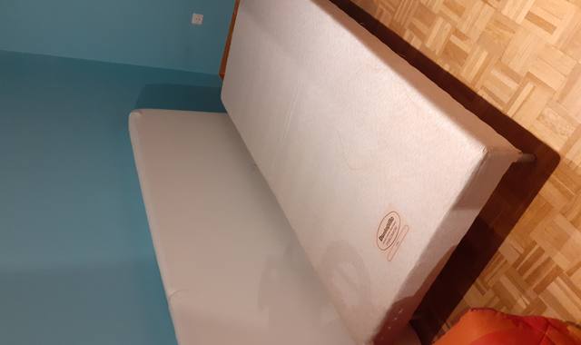 Literie ensemble sommier sur pied  plus matelas ,