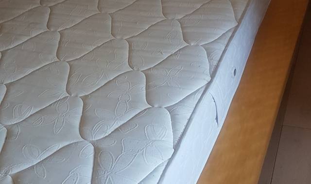 Literie matelas + sommier+ cadre de lit