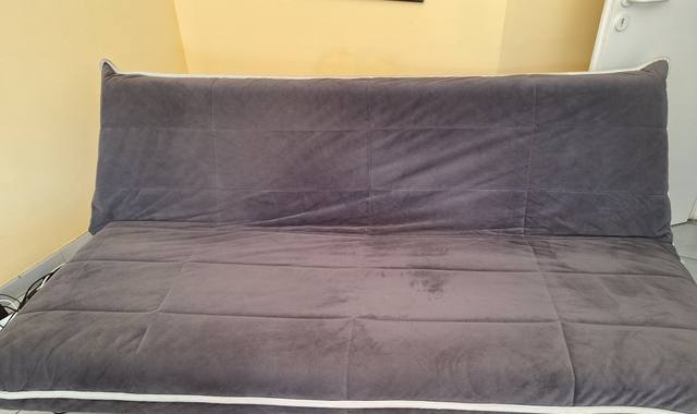 Literie clic clac en l'état à récupérer